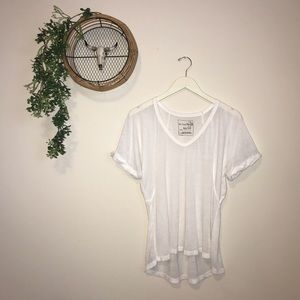 •Free People T-shirt•